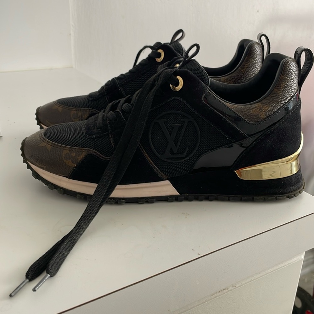 Excellent condition Louie Vuitton sneakers size 7